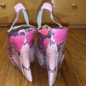 Alice + Olivia wedges